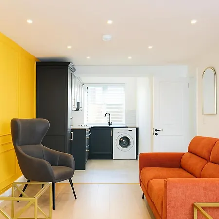 2 Bedroom House Centre * Cork